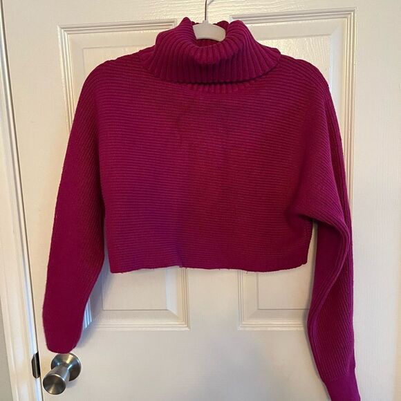 House of Harlow 1960 Women's Magenta Turtleneck Sweater - Picture 1 of 2